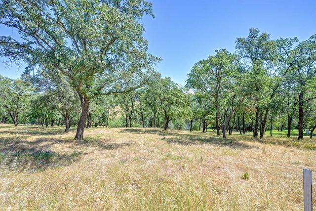 2750 Briarwood Ln, Auburn, CA 95603