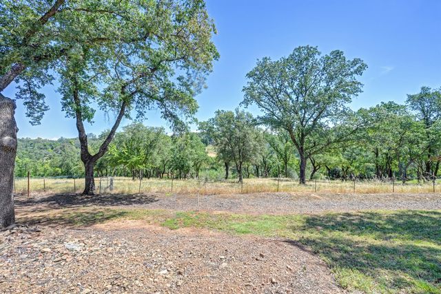 2750 Briarwood Ln, Auburn, CA 95603