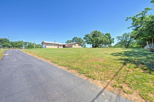 2750 Briarwood Ln, Auburn, CA 95603