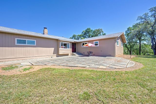 2750 Briarwood Ln, Auburn, CA 95603