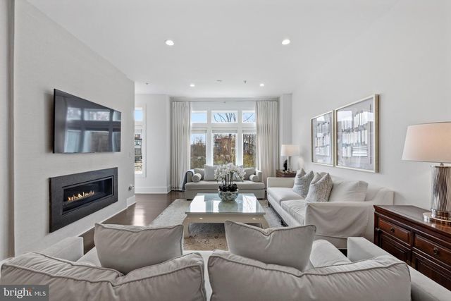 137 WINSOME CIR, Bethesda, MD 20814