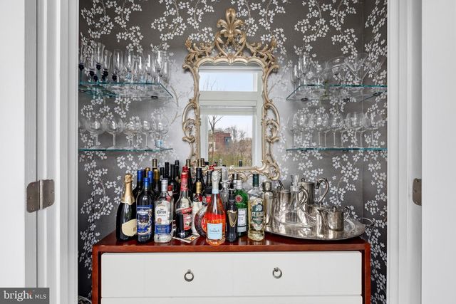 137 WINSOME CIR, Bethesda, MD 20814