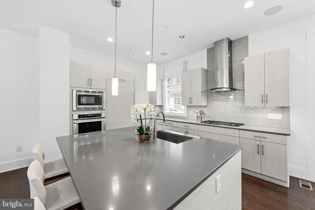 137 WINSOME CIR, Bethesda, MD 20814