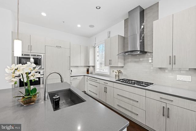 137 WINSOME CIR, Bethesda, MD 20814