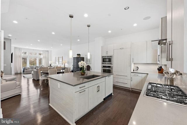 137 WINSOME CIR, Bethesda, MD 20814