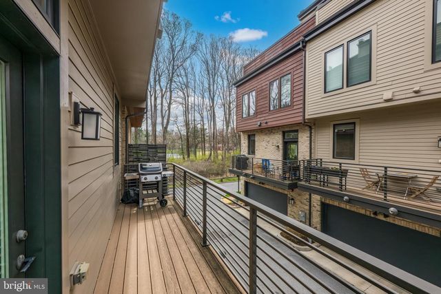 137 WINSOME CIR, Bethesda, MD 20814