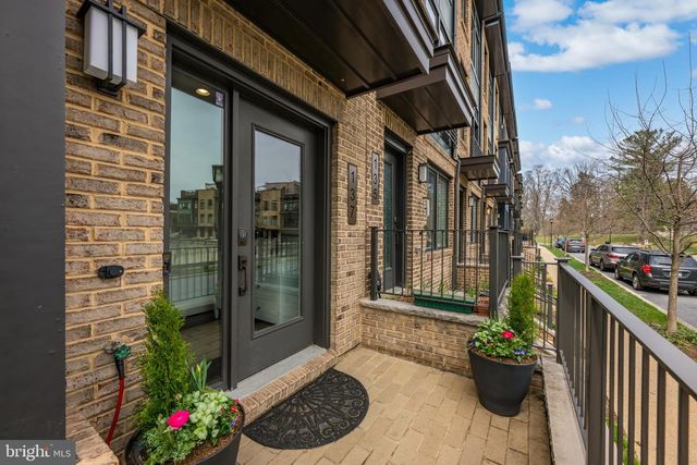 137 WINSOME CIR, Bethesda, MD 20814