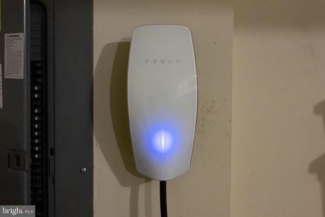 137 WINSOME CIR, Bethesda, MD 20814