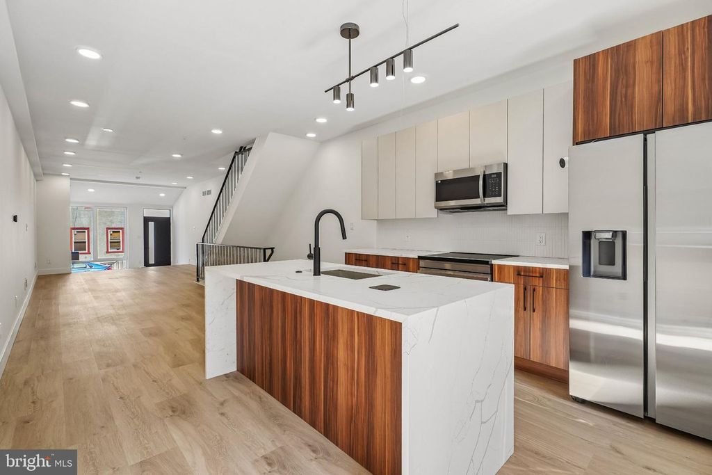 28 E PLEASANT ST, PHILADELPHIA, PA 19119 — exterior