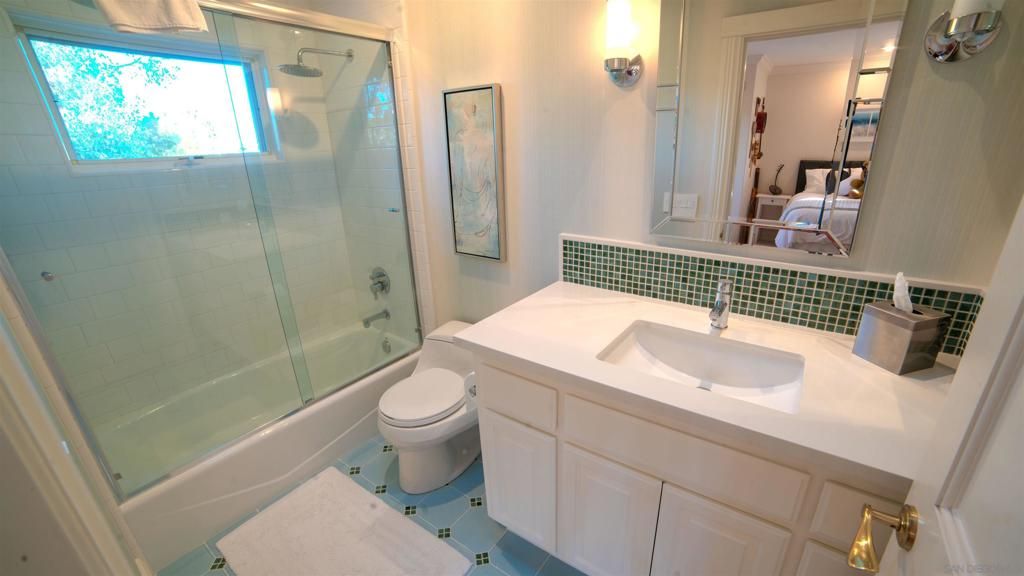 Image 11 of property listing at 516 Whisper Wind Drive, Encinitas, CA 92024