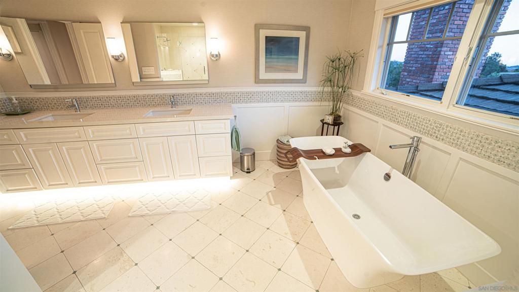 Image 18 of property listing at 516 Whisper Wind Drive, Encinitas, CA 92024