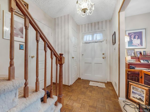 21 Besen Parkway, Tallman, NY 10952