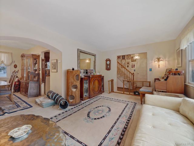 21 Besen Parkway, Tallman, NY 10952