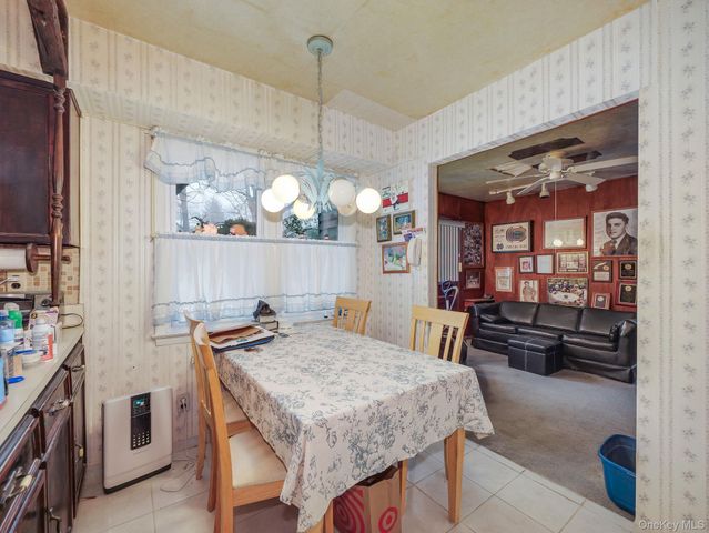 21 Besen Parkway, Tallman, NY 10952