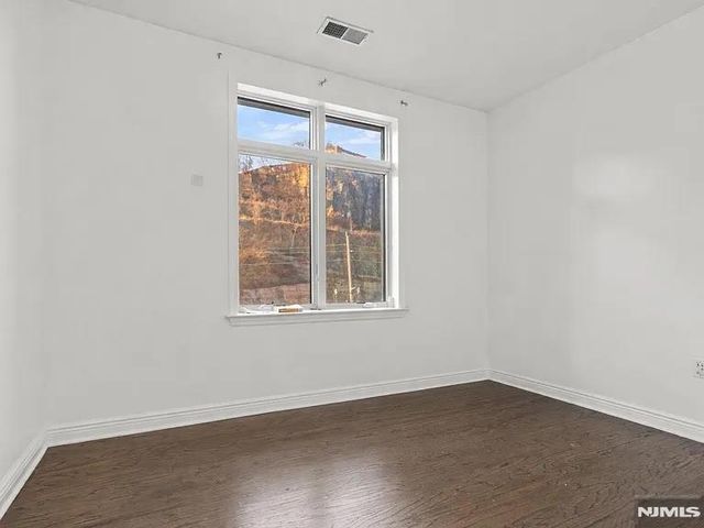 7400 River Road 442, North Bergen, NJ 07047