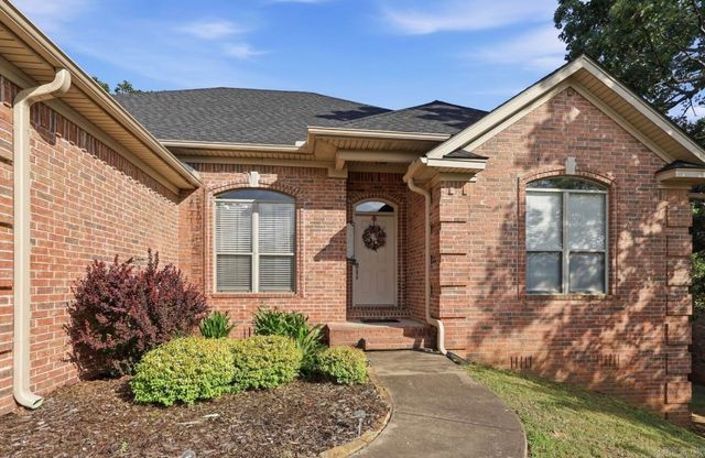 105 Summit Valley Cir, Maumelle, AR 72113