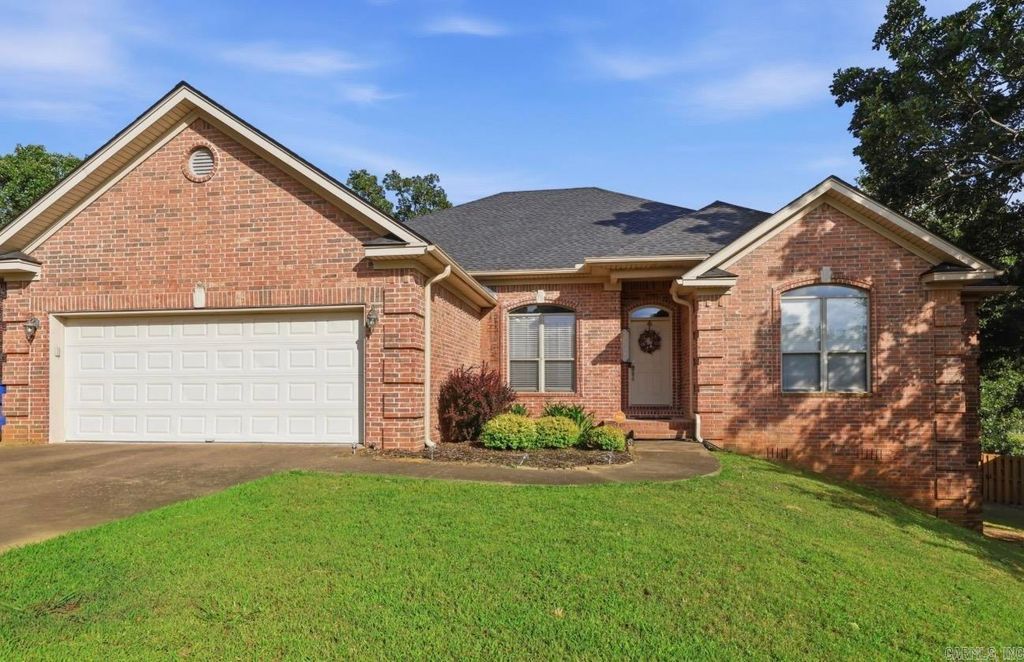105 Summit Valley Cir, Maumelle, AR 72113