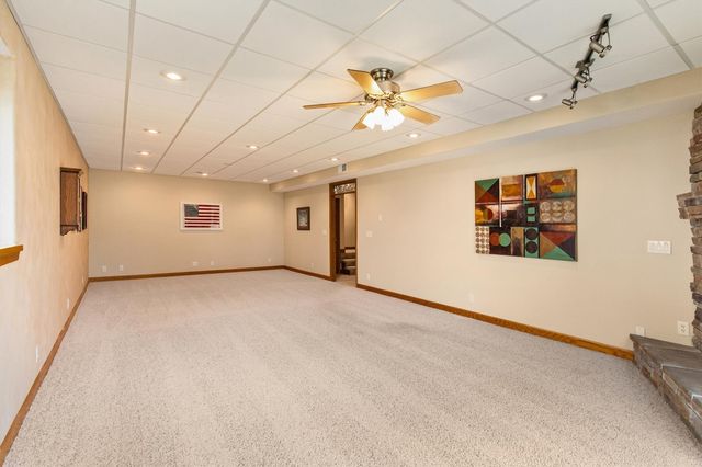 9119 Lenham Drive, Johnston, IA 50131