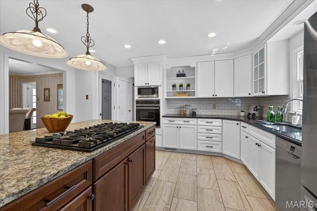702 E Monroe Avenue, St Louis, MO 63122