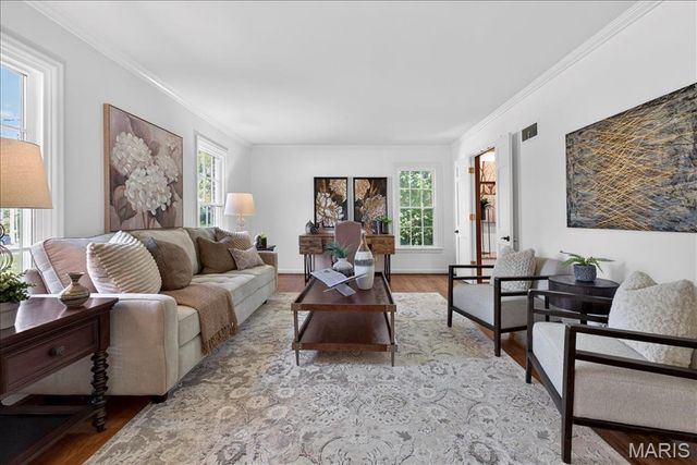 702 E Monroe Avenue, St Louis, MO 63122