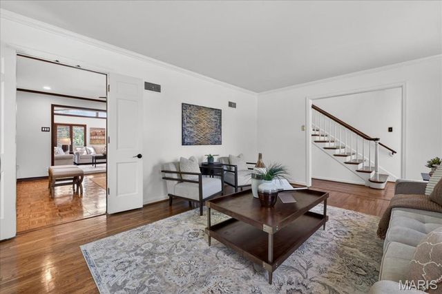 702 E Monroe Avenue, St Louis, MO 63122