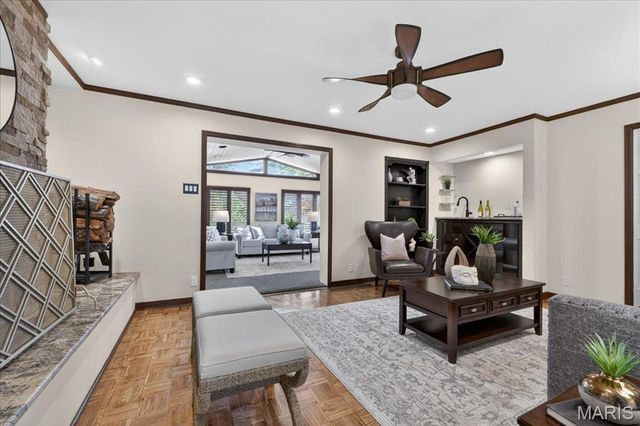 702 E Monroe Avenue, St Louis, MO 63122