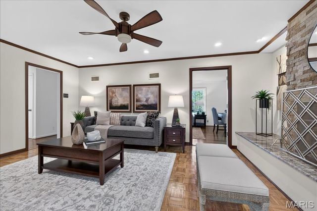 702 E Monroe Avenue, St Louis, MO 63122