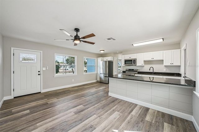 5428 BURLINGTON AVENUE N, St Petersburg, FL 33710