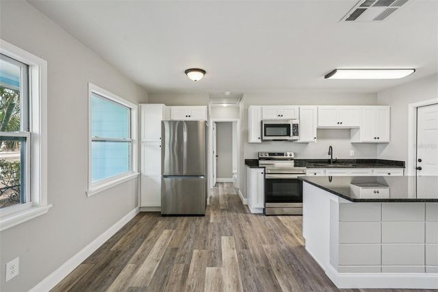 5428 BURLINGTON AVENUE N, St Petersburg, FL 33710