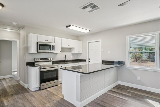 5428 BURLINGTON AVENUE N, St Petersburg, FL 33710