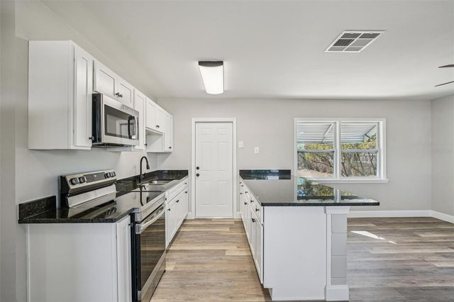 5428 BURLINGTON AVENUE N, St Petersburg, FL 33710