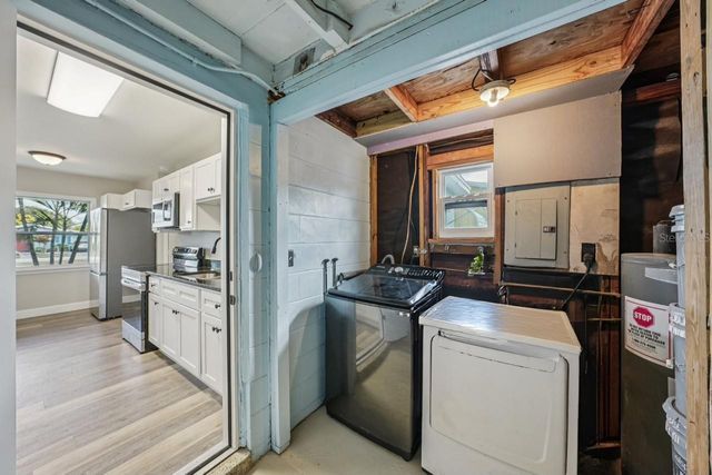 5428 BURLINGTON AVENUE N, St Petersburg, FL 33710