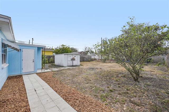 5428 BURLINGTON AVENUE N, St Petersburg, FL 33710