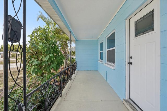 5428 BURLINGTON AVENUE N, St Petersburg, FL 33710