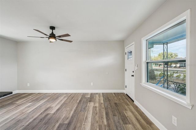 5428 BURLINGTON AVENUE N, St Petersburg, FL 33710