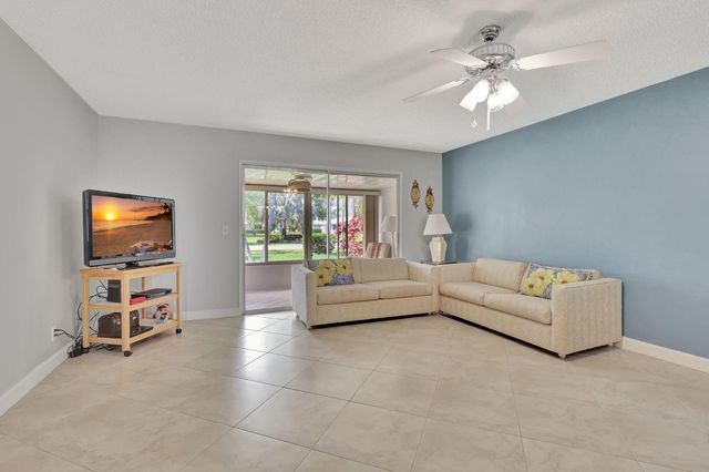165 Amherst Lane, Lake Worth, FL 33467