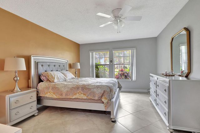 165 Amherst Lane, Lake Worth, FL 33467