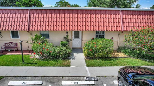 165 Amherst Lane, Lake Worth, FL 33467