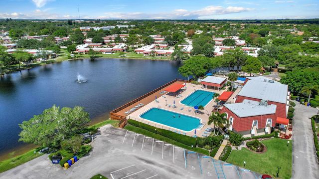 165 Amherst Lane, Lake Worth, FL 33467
