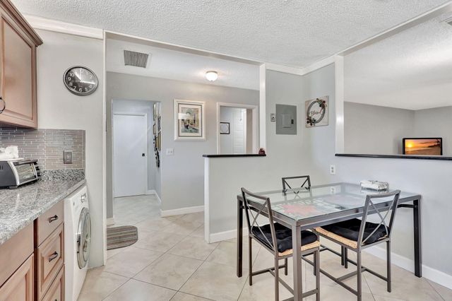 165 Amherst Lane, Lake Worth, FL 33467