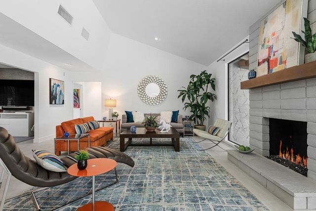 2997 E Alta Loma Drive, Palm Springs, CA 92264