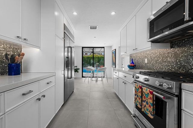 2997 E Alta Loma Drive, Palm Springs, CA 92264