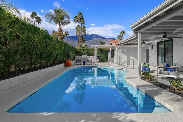 2997 E Alta Loma Drive, Palm Springs, CA 92264