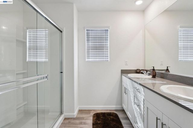 1449 Dorona Ln, Manteca, CA 95336