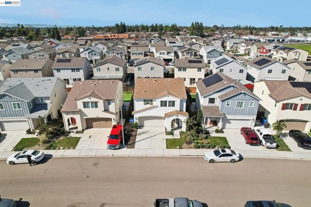 1449 Dorona Ln, Manteca, CA 95336