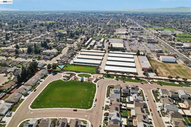 1449 Dorona Ln, Manteca, CA 95336