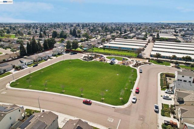1449 Dorona Ln, Manteca, CA 95336