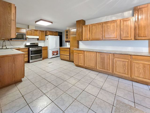16621 84th Avenue, Tinley Park, IL 60477