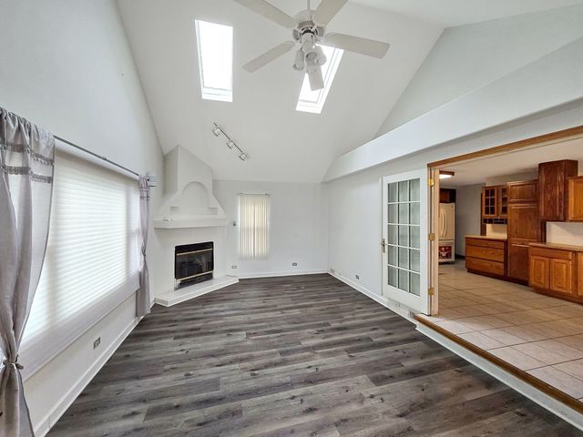 16621 84th Avenue, Tinley Park, IL 60477