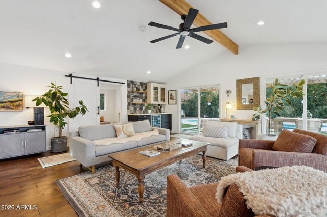 6119 E CARNATION Circle, Phoenix, AZ 85018